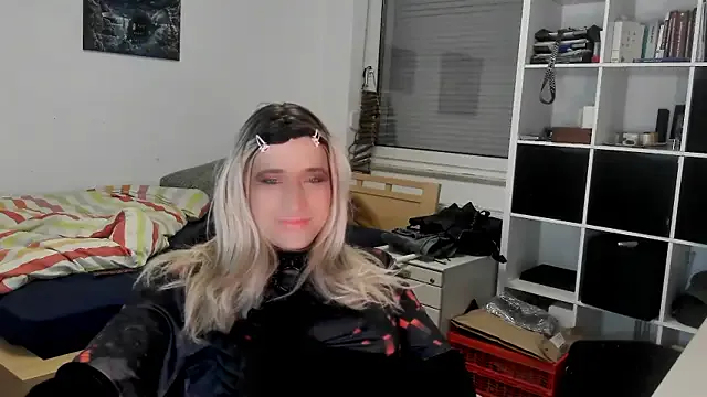 astridwet – webcam model profile photo Image 2