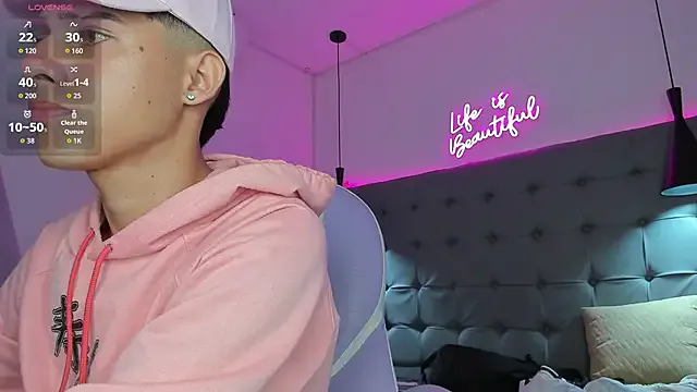 hornyshow_tv – webcam model profile photo Image 12