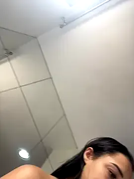 bisexualmilf – webcam model profile photo Image 3