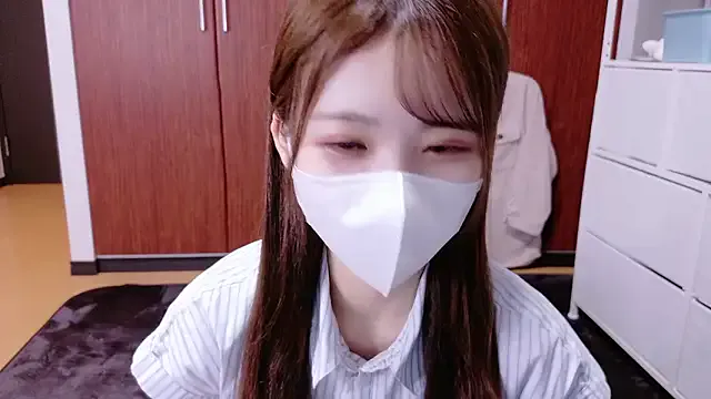 roouse – webcam model profile photo Image 3