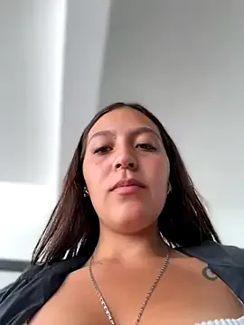 starvingo2002 – webcam model profile photo Image 12