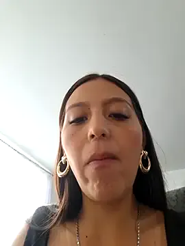 starvingo2002 – webcam model profile photo Image 7