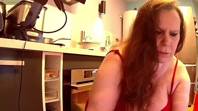 UrLillShy – webcam model profile photo Image 12