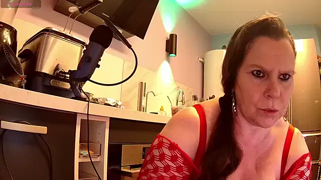 UrLillShy – webcam model profile photo Image 16