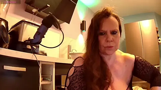 UrLillShy – webcam model profile photo Image 19