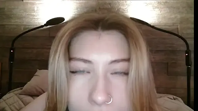 ErikaShyy – webcam model profile photo