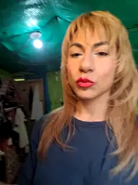 Loverhot12 – webcam model profile photo Image 17