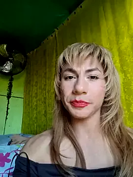 Loverhot12 – webcam model profile photo Image 18