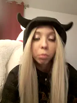 sunny_maria – webcam model profile photo Image 6