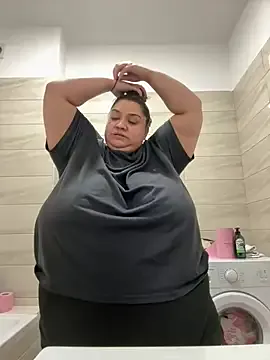 astridwet – webcam model profile photo Image 4