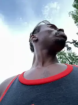 GuyInNY – webcam model profile photo Image 2