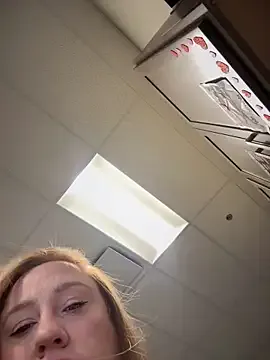 emilyhoston – webcam model profile photo Image 4