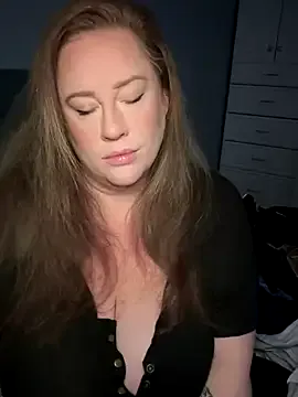 emilyhoston – webcam model profile photo Image 8