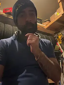 bisexualmilf – webcam model profile photo Image 12