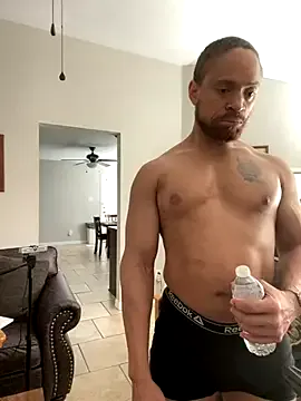 sara_whooops – webcam model profile photo Image 10