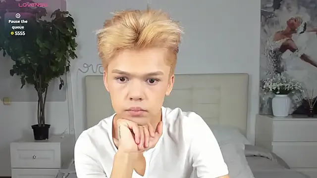 berniecebotras – webcam model profile photo Image 4