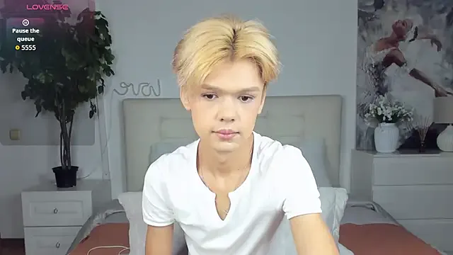 berniecebotras – webcam model profile photo Image 8