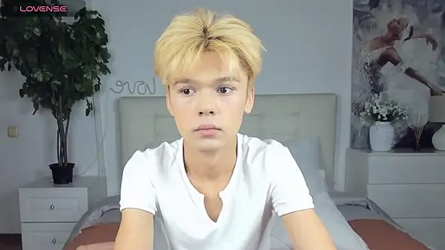 berniecebotras – webcam model profile photo Image 9