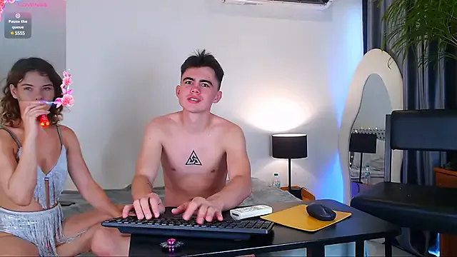 Flirty_Duo Image 5