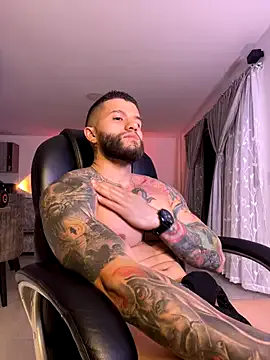 CarmeloA – webcam model profile photo Image 4