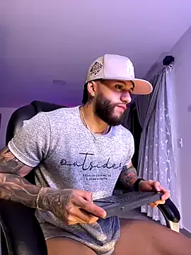 CarmeloA – webcam model profile photo Image 5