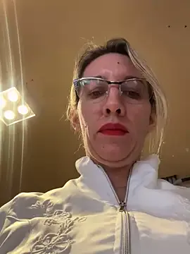 silent_chill – webcam model profile photo Image 5