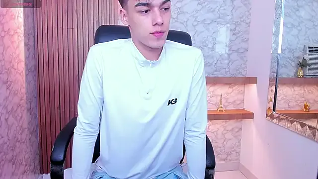 seraphine23 – webcam model profile photo Image 11