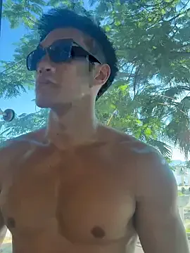 QYBOYS-001 – webcam model profile photo Image 2