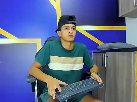 Todays_Dream – webcam model profile photo Image 15