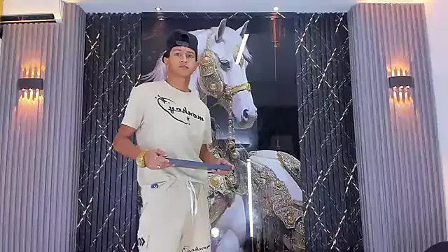 Todays_Dream – webcam model profile photo Image 4