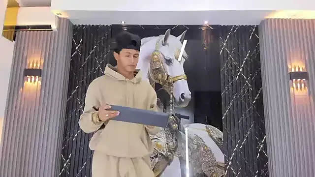 Todays_Dream – webcam model profile photo Image 5