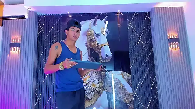 Todays_Dream – webcam model profile photo Image 6