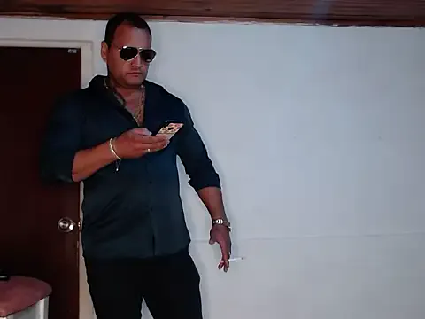 bisexualmilf – webcam model profile photo Image 11