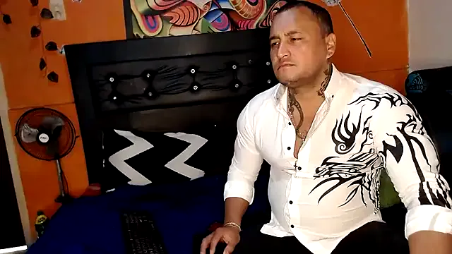 bisexualmilf – webcam model profile photo Image 4