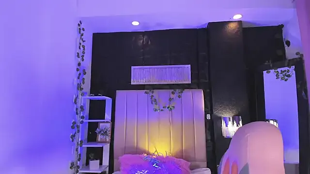 loving_ladies – webcam model profile photo Image 9