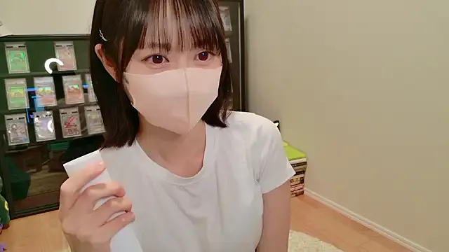 nerenuu_ – webcam model profile photo Image 6