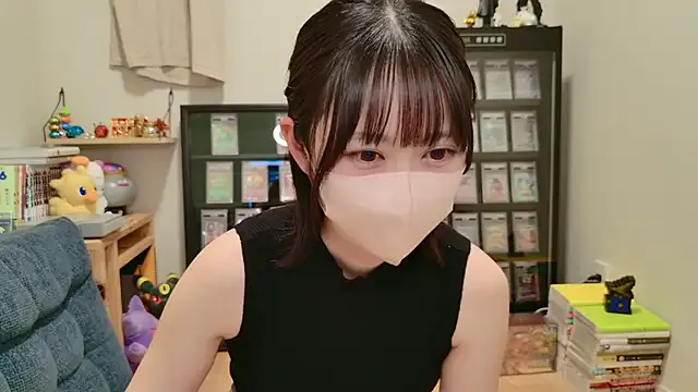 nerenuu_ – webcam model profile photo Image 8