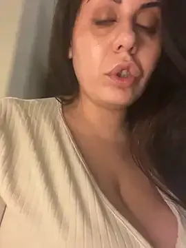 shyredstar – webcam model profile photo Image 13