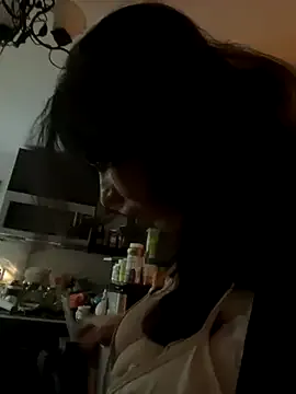 shyredstar – webcam model profile photo Image 3