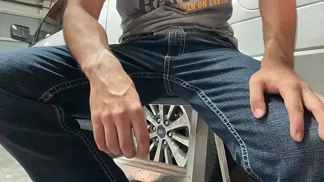 synne_glows – webcam model profile photo Image 7