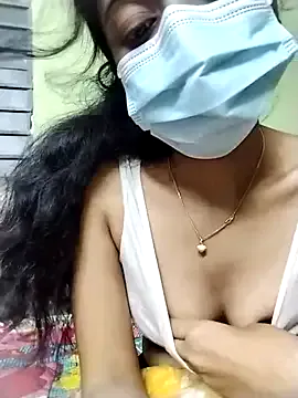 zui_lu – webcam model profile photo Image 3