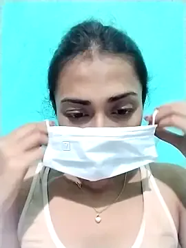 zui_lu – webcam model profile photo Image 4