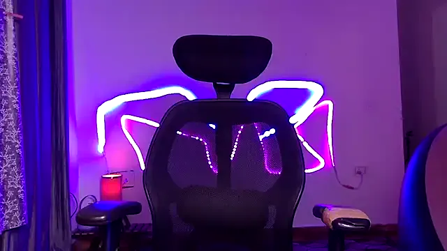 DavelSvetla – webcam model profile photo Image 5