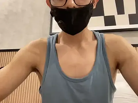 starvingo2002 – webcam model profile photo Image 11