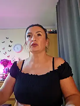 faecavaness – webcam model profile photo Image 17