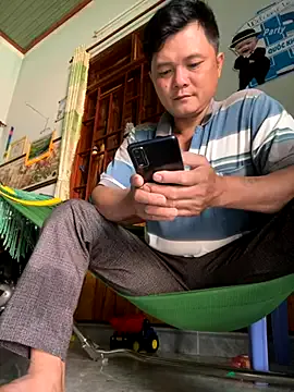 DomManlyGuy – webcam model profile photo Image 4