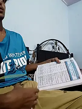 hornyshow_tv – webcam model profile photo Image 2