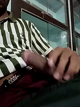 hornyshow_tv – webcam model profile photo Image 4