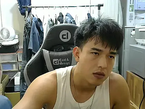 Benson18y – webcam model profile photo Image 12