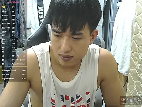 Benson18y – webcam model profile photo Image 13